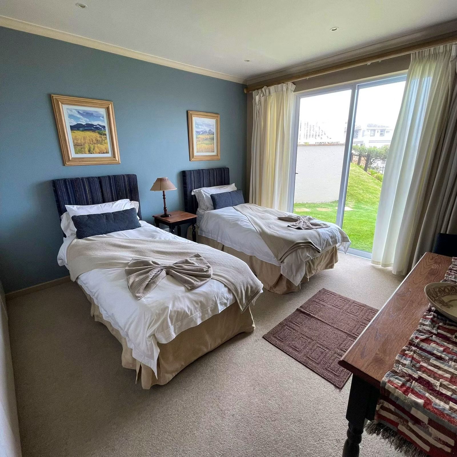 Second bedroom with two single beds