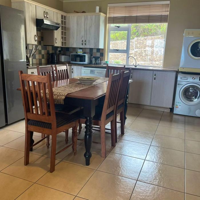 Kitchen dining